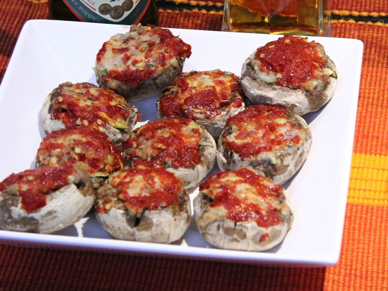 Zapečené žampiony s mletým kuřecím masem